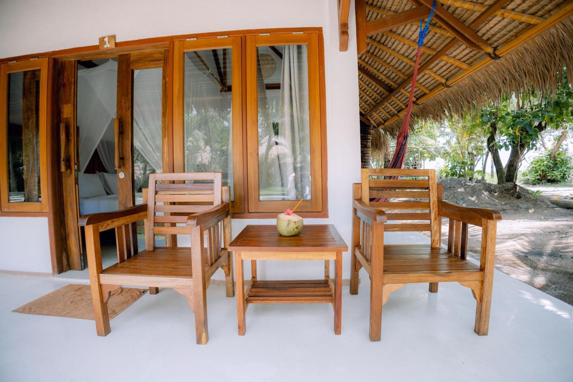 Island View Bar & Bungalow Gili Air Dış mekan fotoğraf